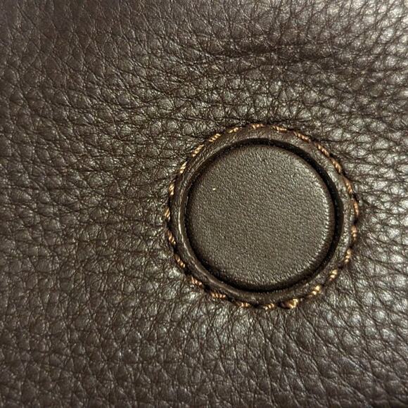 Liz Claiborne New York Crossbody Brown Pebbled Leather Bag in Like New Condition - Picture 3 of 12